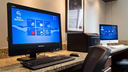 Best Western Plus Milwaukee West - 29