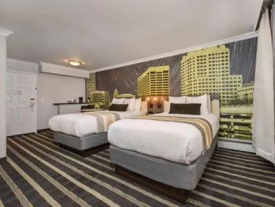 Best Western Plus Milwaukee West - 42