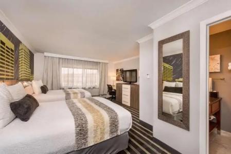 Best Western Plus Milwaukee West - 3