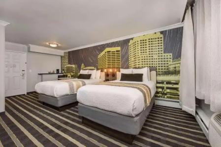 Best Western Plus Milwaukee West - 4