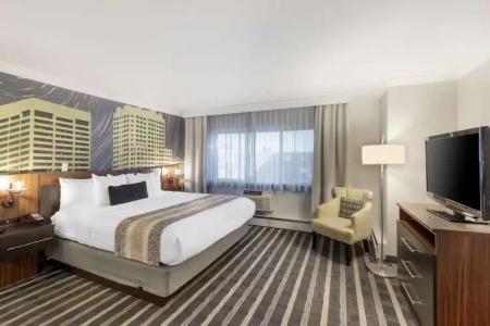 Best Western Plus Milwaukee West - 55