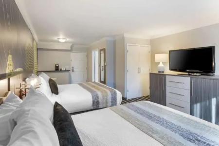 Best Western Plus Milwaukee West - 49