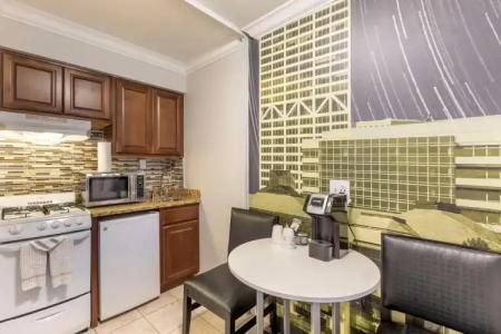 Best Western Plus Milwaukee West - 40