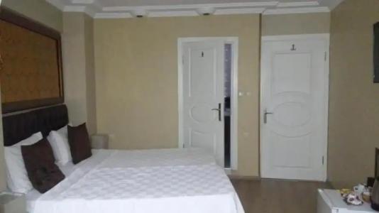 Lena Central Flats - 24