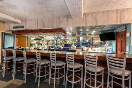 Ramada Plaza by Wyndham Virginia Beach - 27