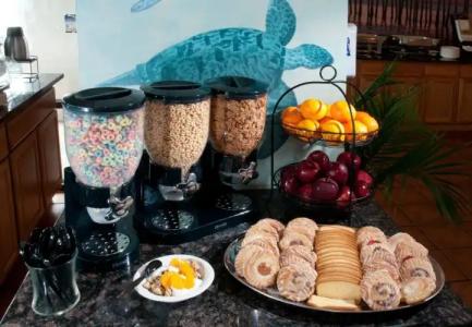 Ramada Plaza by Wyndham Virginia Beach - 11