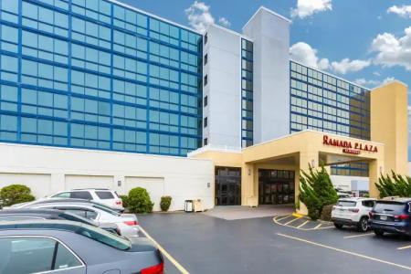 Ramada Plaza by Wyndham Virginia Beach - 40