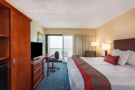 Ramada Plaza by Wyndham Virginia Beach - 53