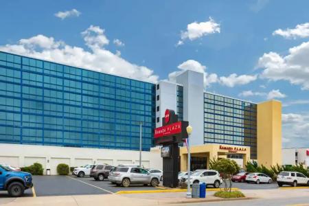 Ramada Plaza by Wyndham Virginia Beach - 37