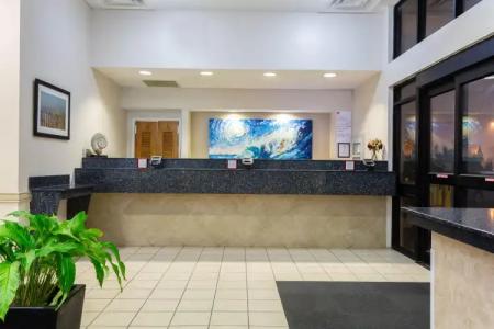 Ramada Plaza by Wyndham Virginia Beach - 42