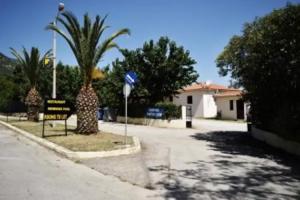 Castle View Bungalows, Mystras