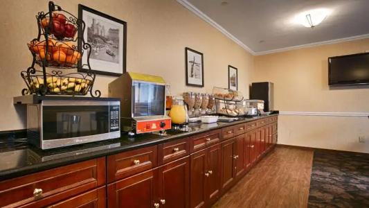 Best Western Queens Court - 16