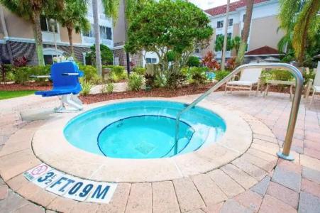 Best Western Plus Kissimmee-Lake Buena Vista South Inn & Suites - 21
