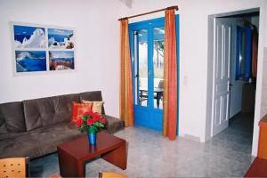 Moustakas Beach Apartments, Adamas