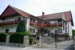 House Black, Heviz