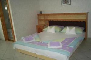 House Black, Heviz