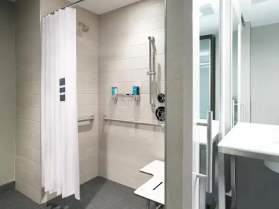 Aloft Louisville Downtown - 7