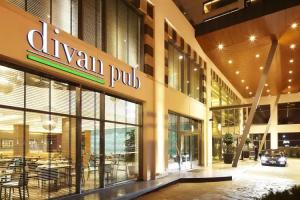 Divan Adana, Adana
