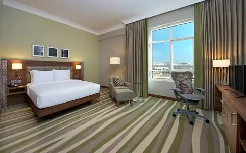 Hilton Garden Inn Dubai Al Muraqabat - Deira - 83