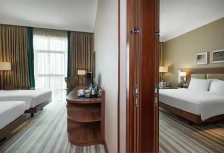 Hilton Garden Inn Dubai Al Muraqabat - Deira - 87