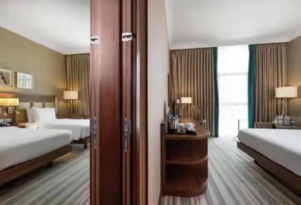 Hilton Garden Inn Dubai Al Muraqabat - Deira - 86
