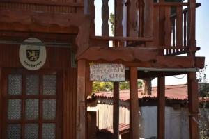 Casa Roja, Faralya