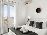 Family with jetted tub room with sea view