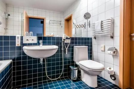 Jazz Navalis, Tubinass - 103