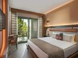 Family Deluxe room with side sea view
