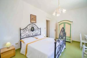 Villa Scarnera by BarbarHouse, Corsano