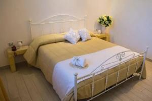 Hotel Reverse, Torre Santa Sabina