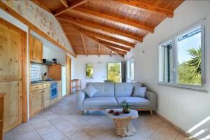 Nereidi Villas, Gaios