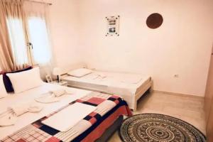 Cymothoe Villas, Piso Livadi