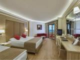 Standard Triple room with sea view