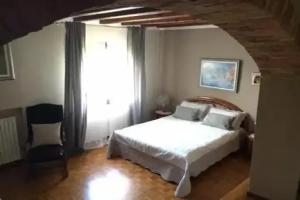 Al Castello Vino B&B, Marone