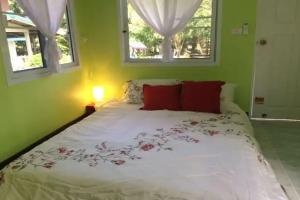 Phor Kub Mae Homestay, Damnoen Saduak