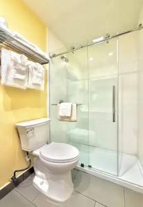 Days Inn by Wyndham Los Angeles LAX/VeniceBch/Marina DelRay - 16