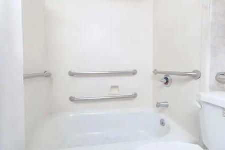 Days Inn by Wyndham Los Angeles LAX/VeniceBch/Marina DelRay - 17