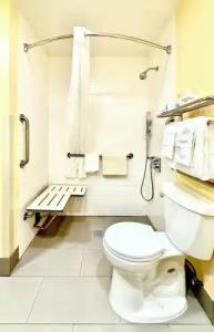 Days Inn by Wyndham Los Angeles LAX/VeniceBch/Marina DelRay - 25