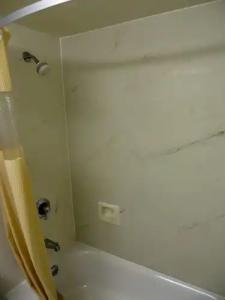 Days Inn by Wyndham Los Angeles LAX/VeniceBch/Marina DelRay - 23