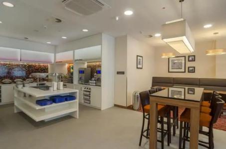 Hampton by Hilton Frankfurt City Centre - 16