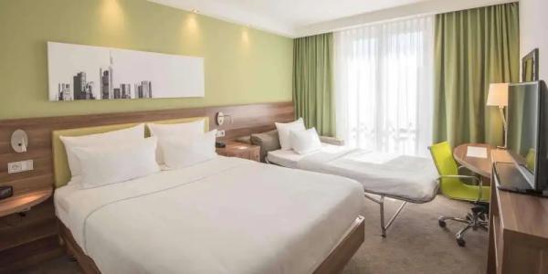 Hampton by Hilton Frankfurt City Centre - 2