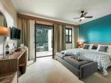 Superior Bungalow with pool view