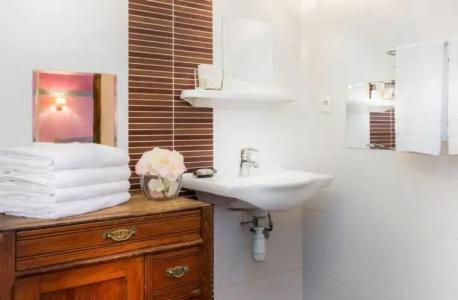 Hôtel Jeanne d'Arc Le Marais - 85