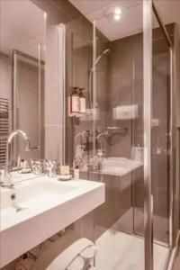 Suites & Hôtel Helzear Champs-Elysées - 23