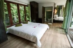 Rock and Tree House Resort, Khao Sok