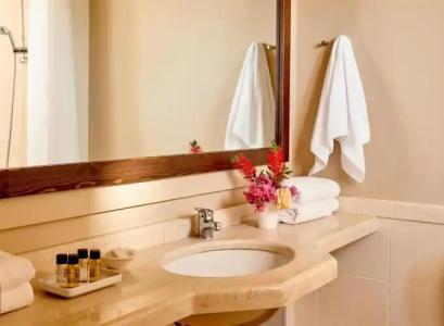 Village Heights Resort - 8