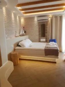 Polis of Naxos Boutique - 107