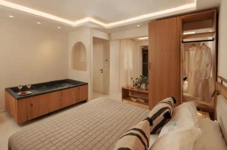 Polis of Naxos Boutique - 96