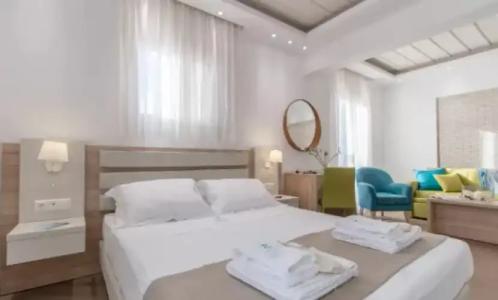 Polis of Naxos Boutique - 72